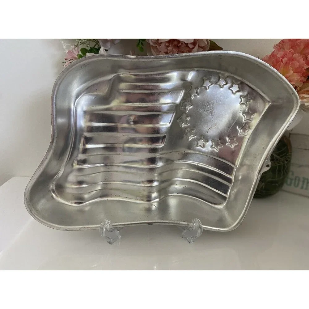 Wilton cake pan
